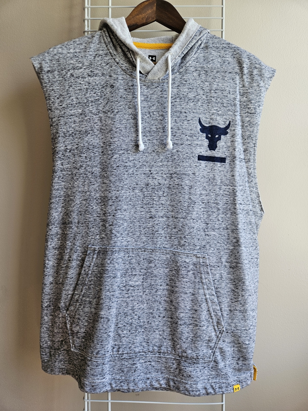 Under Armour Project Rock Sleeveless Training Hoodie with Brahma Bull Logo Large